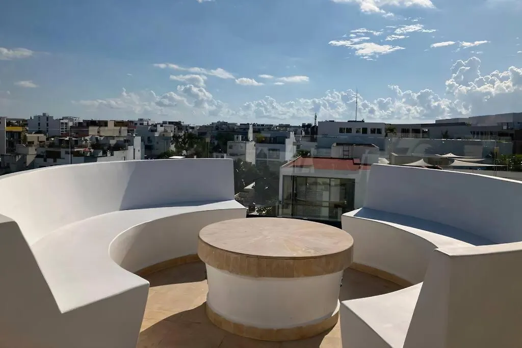 Menesse 38 Studio King Bed Roof Pool Playa Center Playa del Carmen
